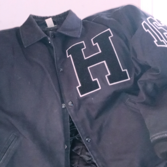 Bomber jacket - Picture 2 of 3